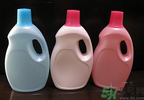 洗衣粉和洗衣液哪個(gè)好？洗衣粉和洗衣液哪個(gè)更傷手？