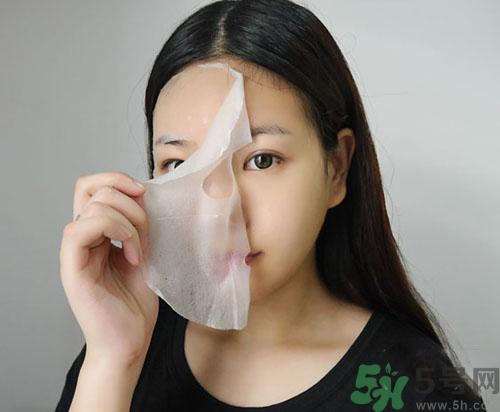 敷面膜前要用爽膚水嗎？敷面膜前要不要用爽膚水？