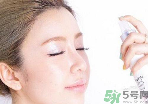保濕噴霧怎么用？保濕噴霧的正確使用方法