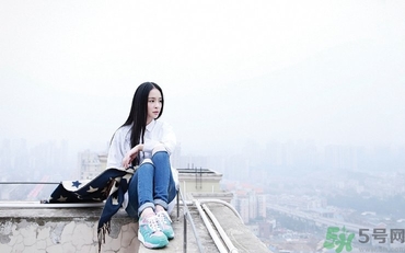 15歲女生白帶多正常嗎？15歲女生白帶異常怎么辦？