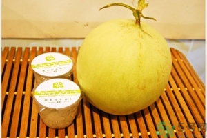 香瓜里面有紅點能吃嗎？香瓜瓤里面有紅點還能吃嗎？