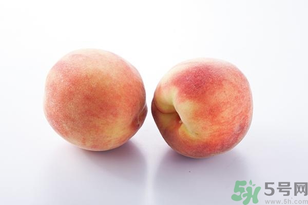 變軟的桃子能吃嗎？桃子軟了還能吃嗎？