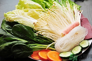 金針菇發(fā)霉了能吃嗎？金針菇長白毛還能吃嗎？