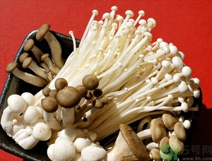 金針菇發(fā)霉了能吃嗎？金針菇長白毛還能吃嗎？