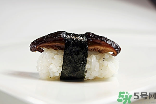 紫菜會發(fā)霉嗎？吃紫菜有什么好處和壞處？