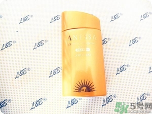 安耐曬為什么那么??？安耐曬是水狀液體的嗎？