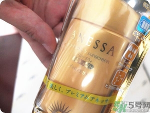安耐曬為什么那么??？安耐曬是水狀液體的嗎？