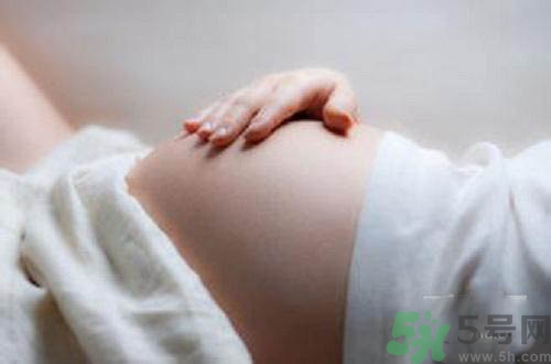 胎教應(yīng)該對寶寶說什么？胎教的時候要注意什么？