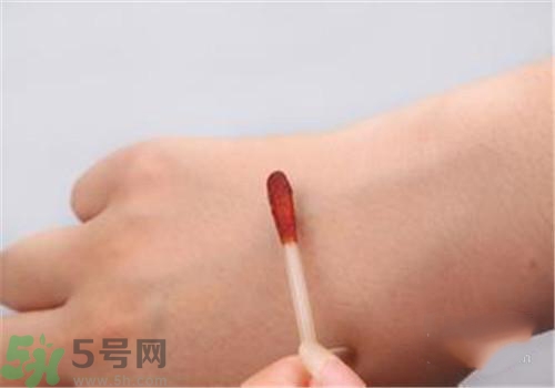 皮膚破皮可以涂碘伏嗎？碘伏可以涂在傷口上嗎？