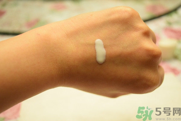 安耐曬和碧柔哪個(gè)好？安耐曬防曬霜和碧柔防曬霜哪個(gè)好？
