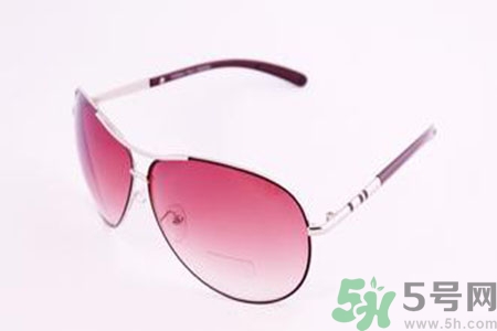 太陽(yáng)鏡什么材質(zhì)好？太陽(yáng)鏡什么材質(zhì)的鏡片好？