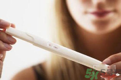 驗孕棒一深一淺是懷孕了嗎？驗孕棒一深一淺是什么原因？
