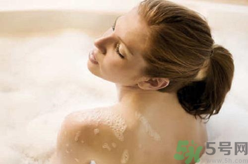冷水洗澡好還是熱水洗澡好？冷水洗澡好不好？