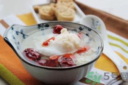 米酒為什么變紅？米酒變紅了還能吃嗎？