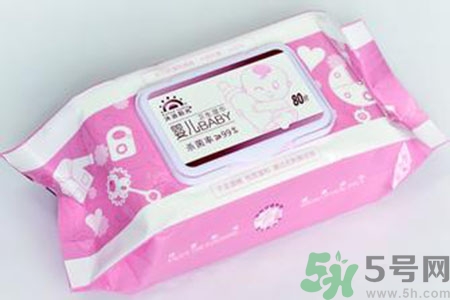 濕巾紙可以擦臉嗎？濕巾擦臉會過敏嗎？