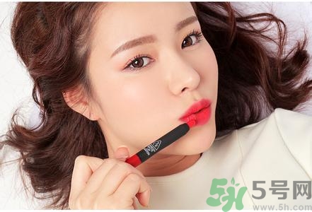 西柚色是珊瑚色嗎？西柚色和珊瑚色的區(qū)別