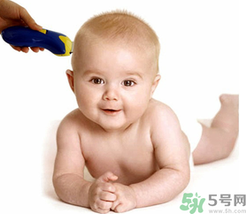 寶寶吃什么對頭發(fā)好？寶寶頭發(fā)發(fā)黃怎么辦？