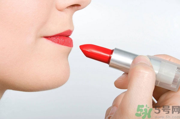 唇色淺用什么顏色的口紅？涂什么顏色的口紅最自然？