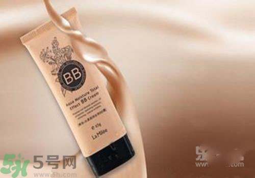 bb霜用洗面奶可以洗干凈嗎？bb霜洗面奶沒(méi)洗干凈有什么危害？
