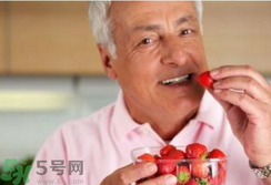 老年人骨質(zhì)疏松吃什么好？骨質(zhì)疏松應(yīng)該如何預(yù)防？