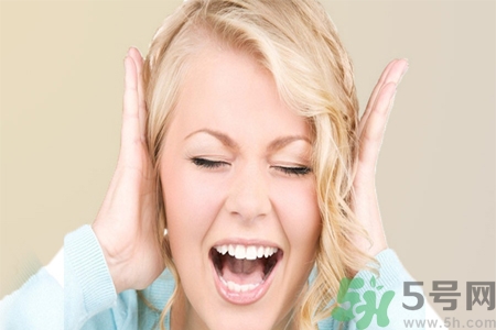 耳朵后面長(zhǎng)了個(gè)硬包怎么回事？ 耳朵后面長(zhǎng)了個(gè)硬包怎么辦？