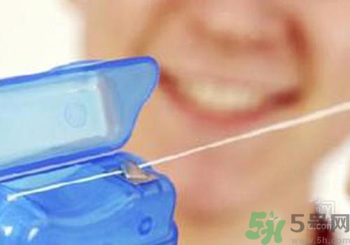 用牙線牙齦出血是怎么回事？用牙線牙齦出血怎么辦？