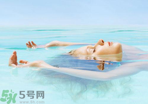 游泳會(huì)得紅眼病嗎？游泳會(huì)不會(huì)得紅眼病？