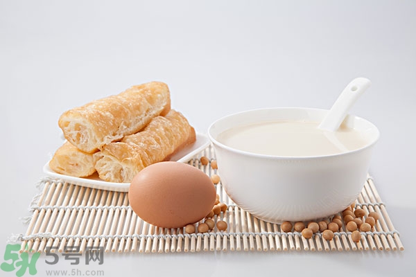 豆奶粉結(jié)塊還能喝嗎？豆奶粉分層還能喝嗎？
