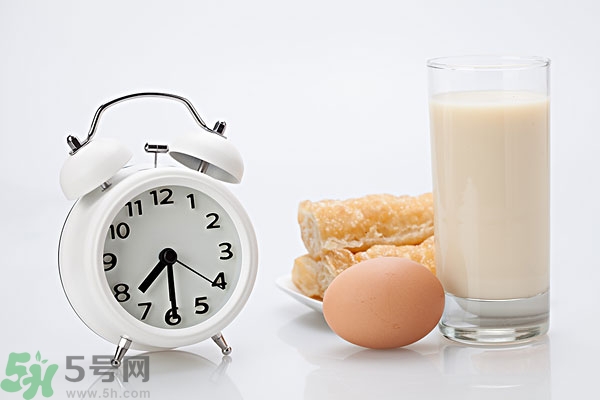 豆奶粉結(jié)塊還能喝嗎？豆奶粉分層還能喝嗎？