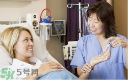 剖腹產(chǎn)后多久來(lái)月經(jīng)？剖腹產(chǎn)后月經(jīng)不調(diào)的表現(xiàn)？