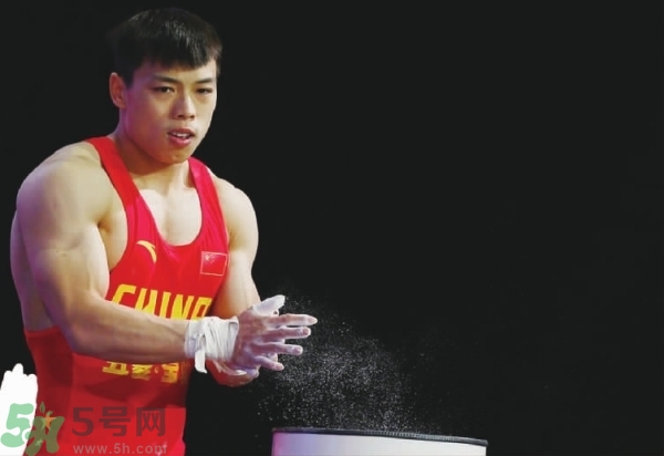 諶利軍舉重棄權 舉重為什么容易腿抽筋？