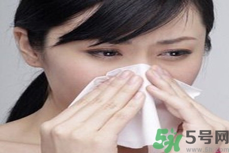 過敏性鼻炎的發(fā)病因素是什么？過敏性鼻炎的并發(fā)癥有哪些？