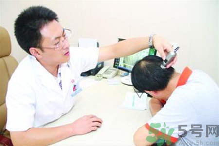 脫發(fā)的措施有什么？脫發(fā)的注意飲食有哪些？