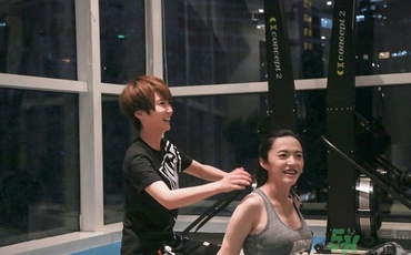 女生去健身房怎么穿衣服？女生去健身房穿什么鞋？