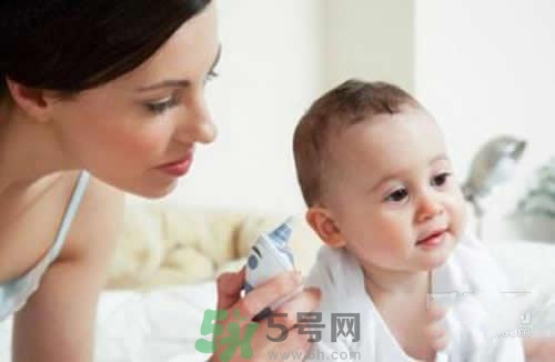 寶寶發(fā)燒多久量一次體溫？寶寶發(fā)燒怎么量體溫？