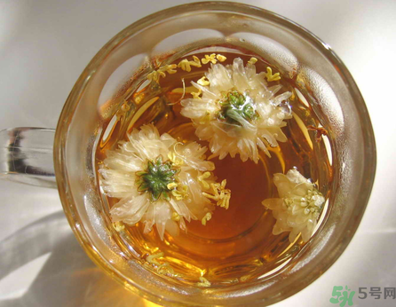 羅漢果可以和菊花一起泡水喝嗎？羅漢果菊花茶的做法及營(yíng)養(yǎng)價(jià)值