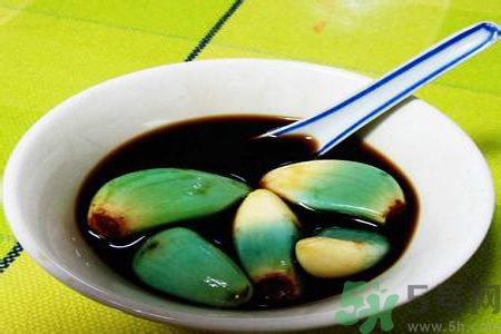 醋泡大蒜可以治療灰指甲嗎？醋泡大蒜怎樣治療灰指甲？