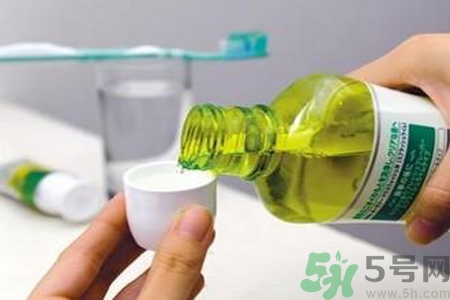 口腔潰瘍可以用漱口水嗎？口腔潰瘍能不能用漱口水？