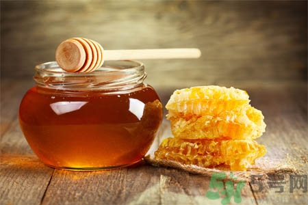 口腔潰瘍可以吃蜂蜜嗎？口腔潰瘍能不能吃蜂蜜？