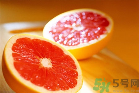 過敏性鼻炎可以吃葡萄柚嗎？過敏性鼻炎能不能吃葡萄柚？