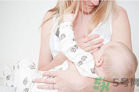 如何預(yù)防女性乳頭痛？女性需注意乳房的哪些問題？