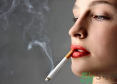 上廁所抽煙好嗎？上廁所抽煙有什么害處？