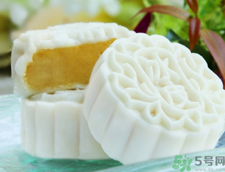 冰皮月餅怎么做好吃？冰皮月餅及餡兒的做法推薦