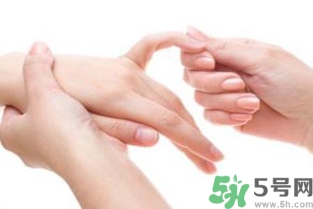 手指關(guān)節(jié)疼痛怎么辦？如何預(yù)防手指關(guān)節(jié)疼痛？
