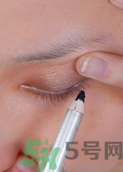 眼線怎么畫好看圖解？單眼皮怎么畫眼線好看？