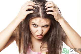 產(chǎn)后多久開始掉頭發(fā)？產(chǎn)后脫發(fā)會(huì)持續(xù)多久？