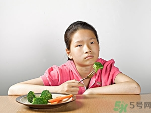 寶寶挑食不愛吃飯?jiān)趺崔k？寶寶挑食怎么辦？