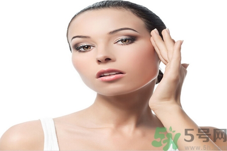 鼻子兩側(cè)長痘的原因是什么？如何去除鼻子兩側(cè)的痘？
