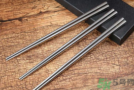 用不銹鋼筷子吃飯好不好？不銹鋼筷子有毒嗎？