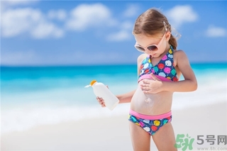 夏天涂防曬霜有用嗎？吃什么防曬又美白？